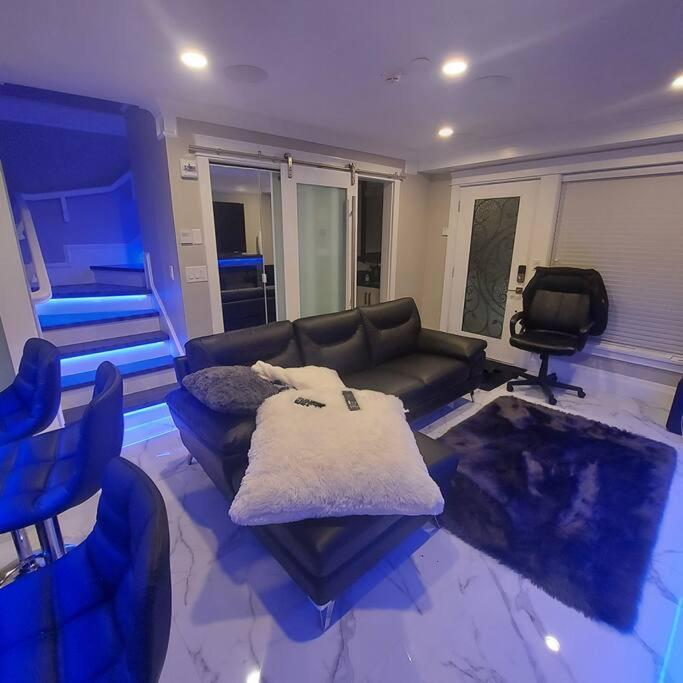 Beautiful Bright 3 Bed Townhouse Apartment Vancouver