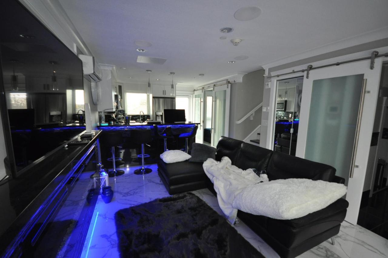 Apartment Beautiful Bright 3 Bed Townhouse Vancouver