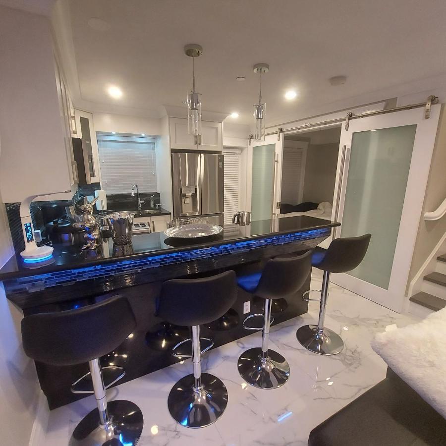Apartment Beautiful Bright 3 Bed Townhouse Vancouver