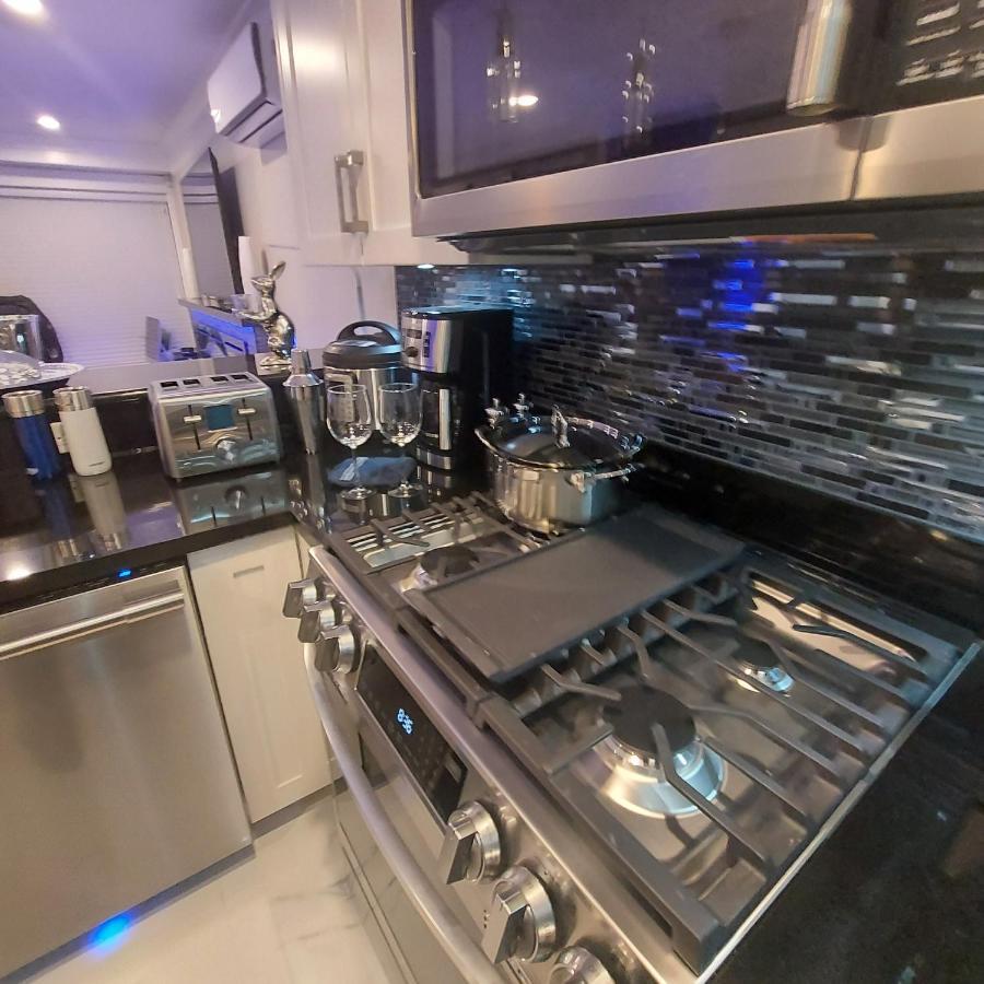 Beautiful Bright 3 Bed Townhouse Apartment