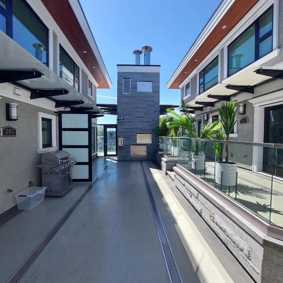 Beautiful Bright 3 Bed Townhouse Apartment