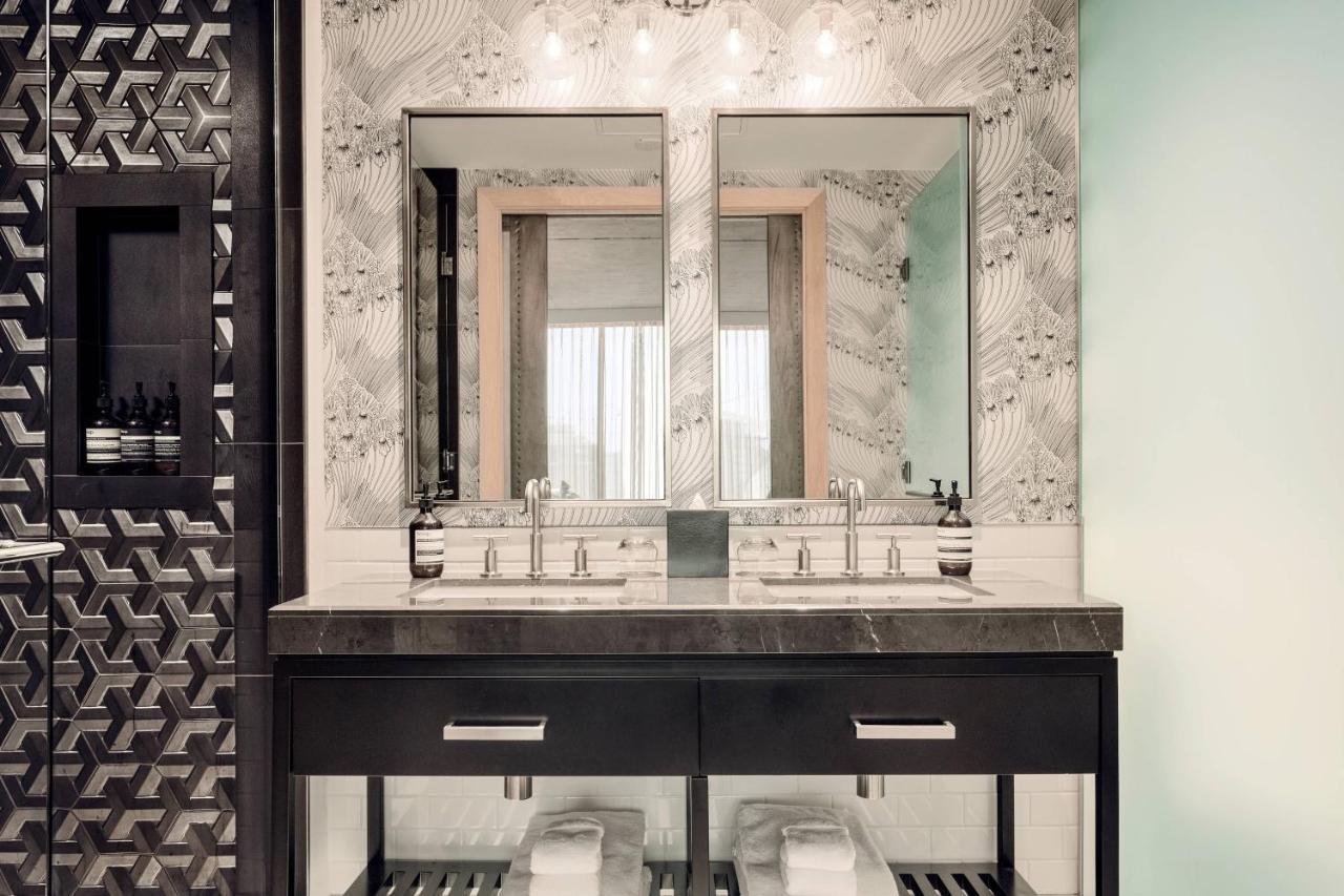 Hotel The Douglas, Autograph Collection Vancouver