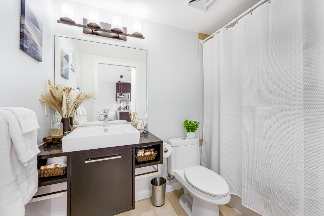 Heart Of Downtown 1 Bd Entire - Pool, Gym, Parking, Office, Ac Apartment *