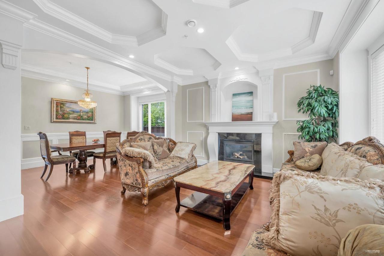 Gasthof Luxurious Getaway In Vancouver-private With Attached Bathroom Vancouver