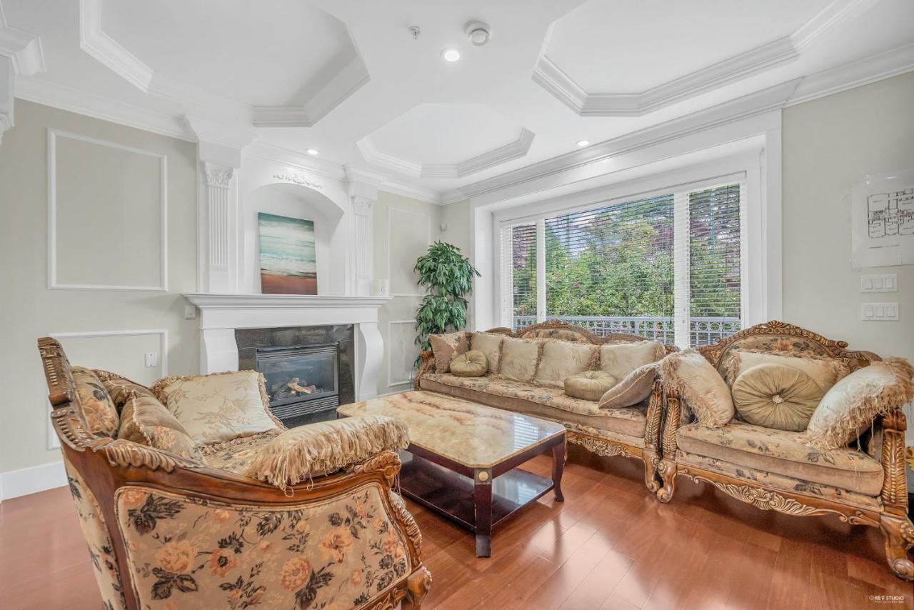 Luxurious Getaway In Vancouver-private With Attached Bathroom *