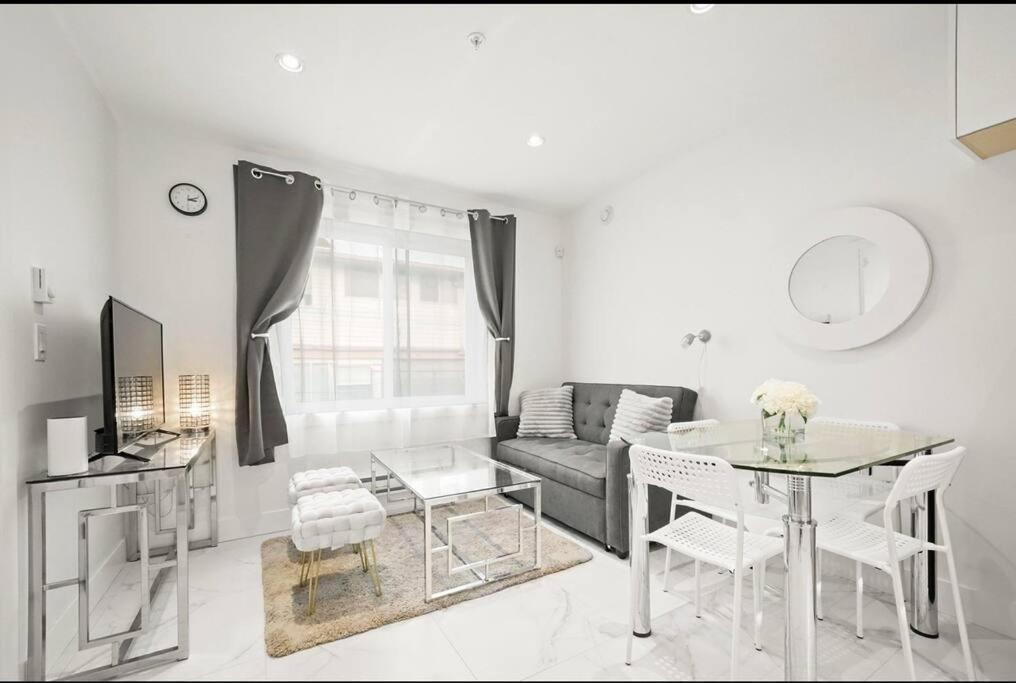 Entire New Cozy And Modern 2-storey House Guest house