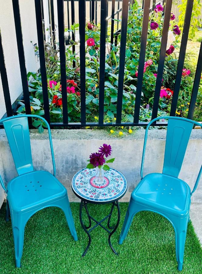 2br 1.5ba Full Kitchen Private - Free Parking - Location *