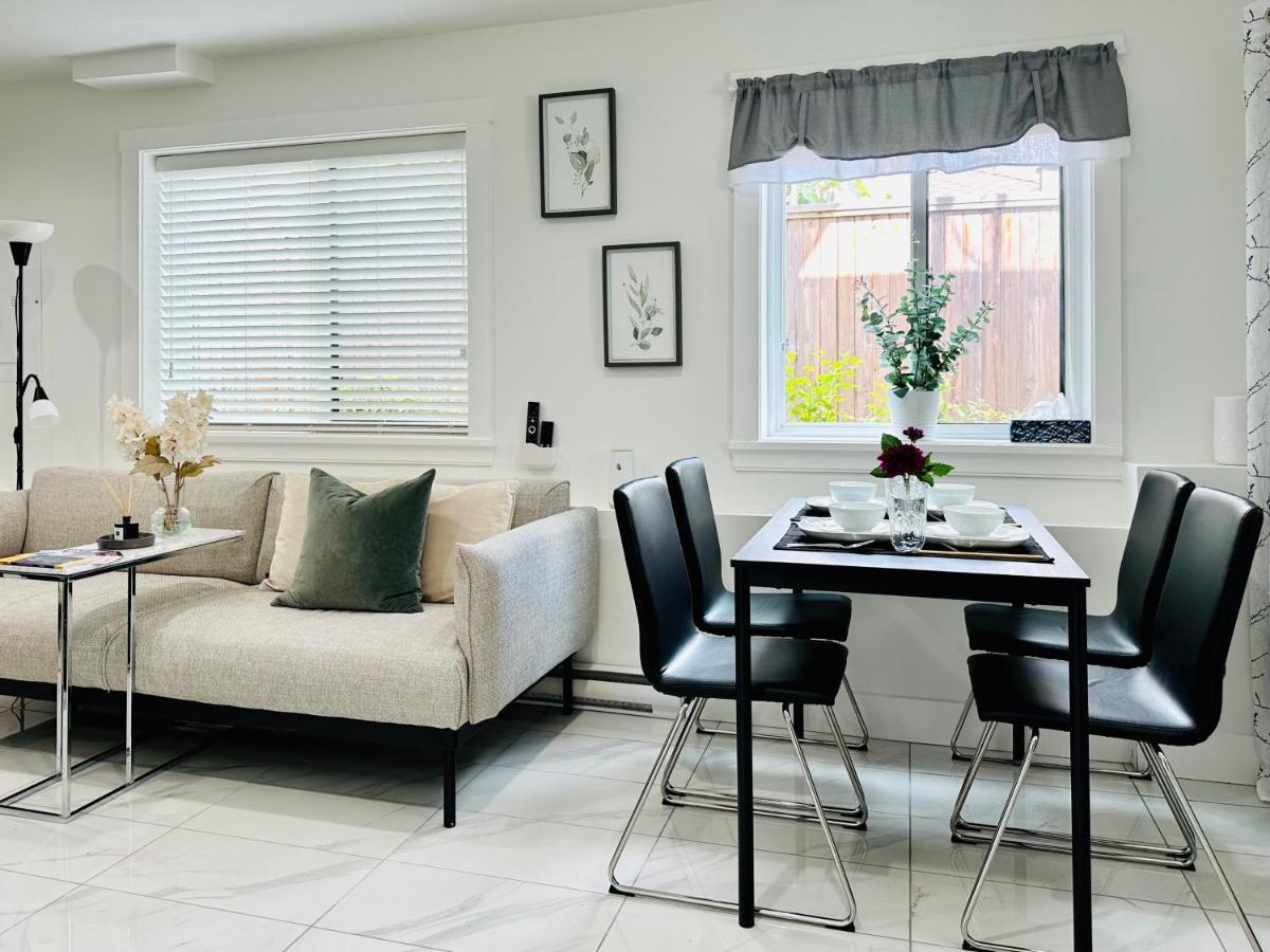 Guest house 2br 1.5ba Full Kitchen Private - Free Parking - Location Vancouver