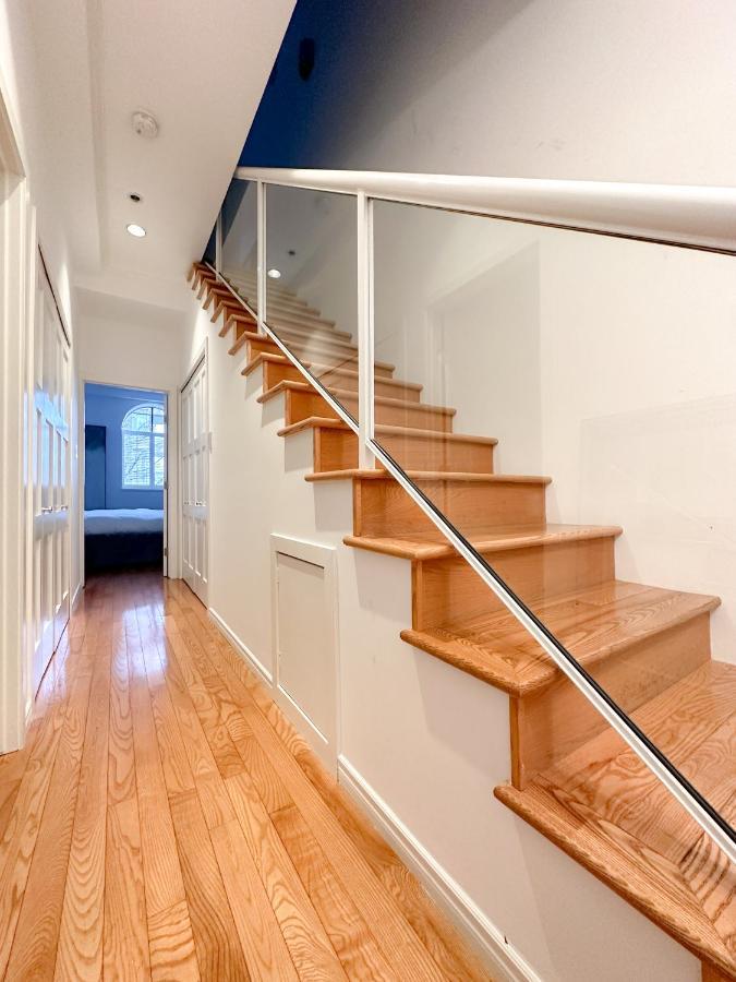 Villa Historic Townhouse In Kitsilano *