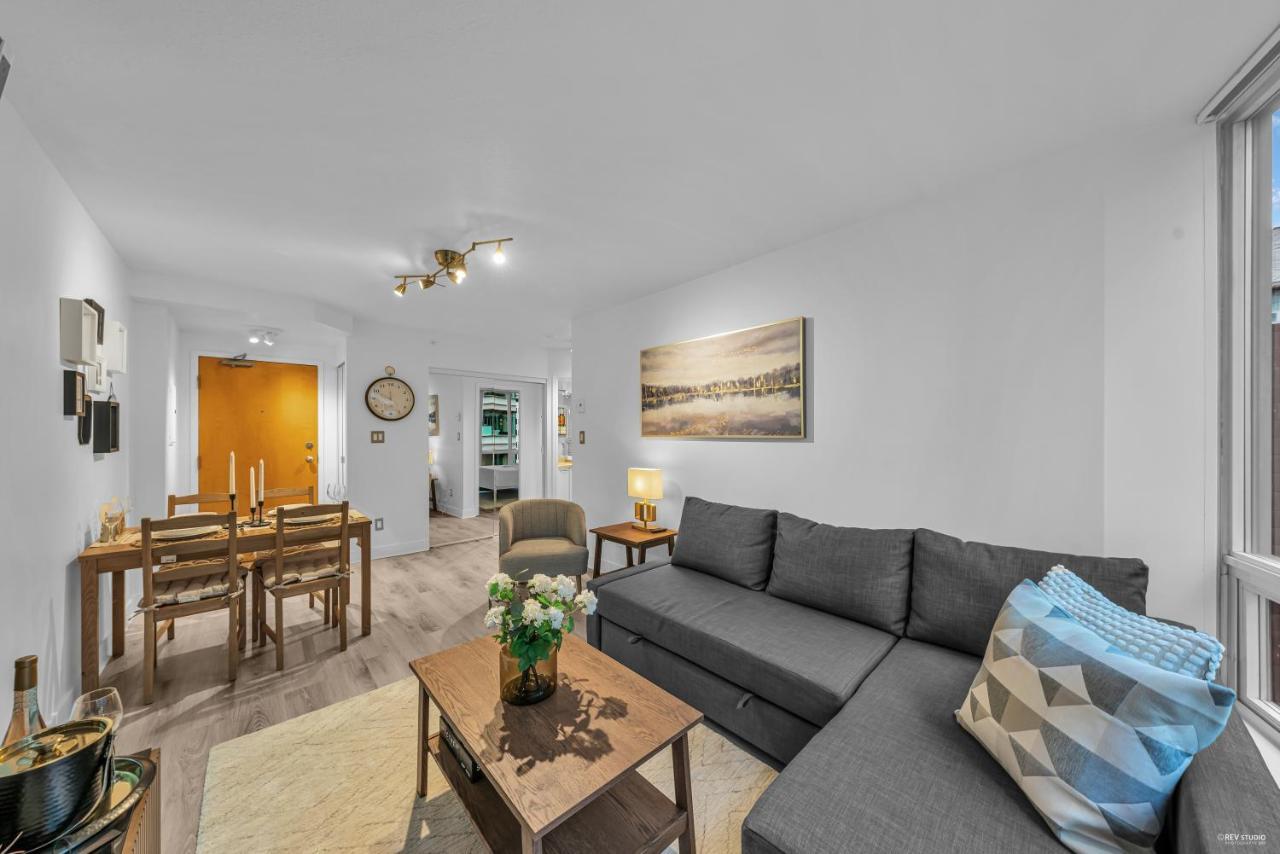 1-br In Downtown Coal Harbour With Parking And Views *