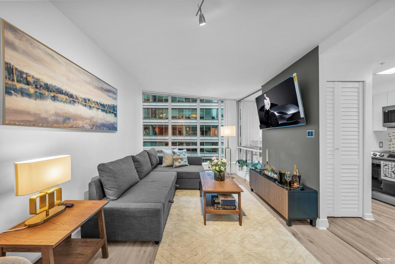 1-br In Downtown Coal Harbour With Parking And Views Apartment *
