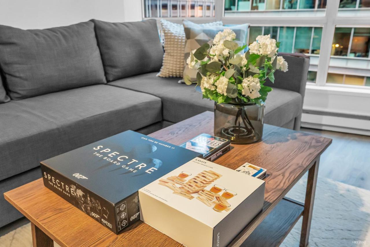 Apartment 1-br In Downtown Coal Harbour With Parking And Views Vancouver