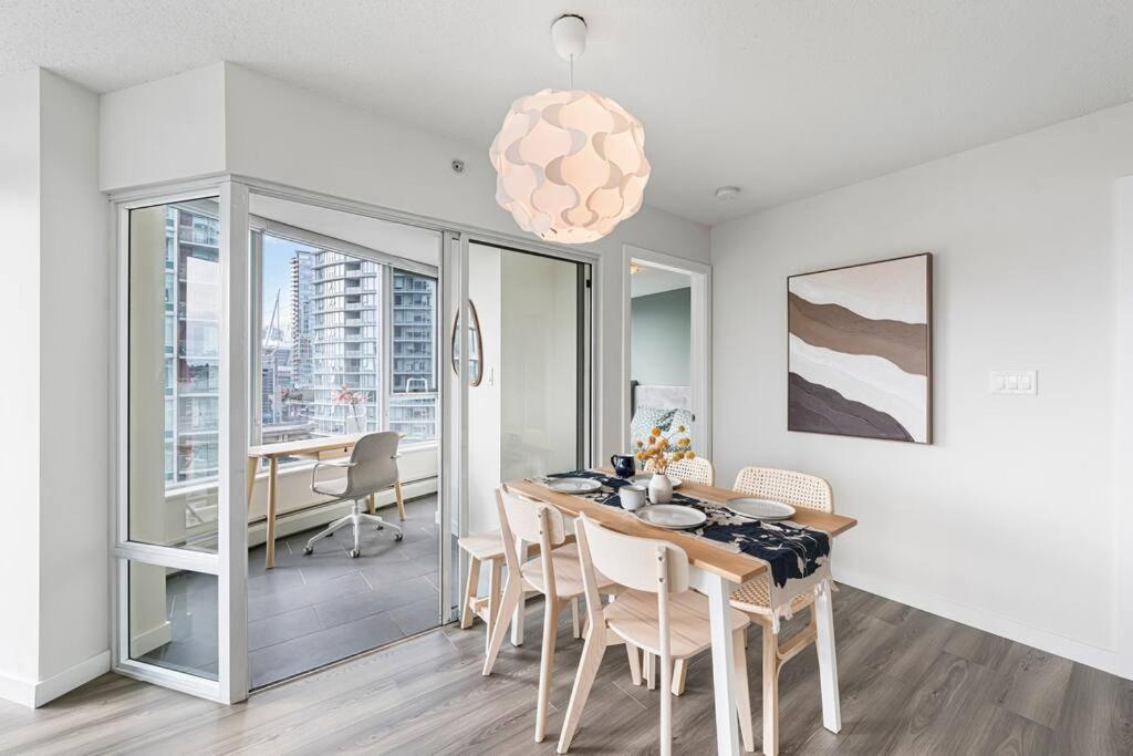 Modern Elegance Apartment Vancouver