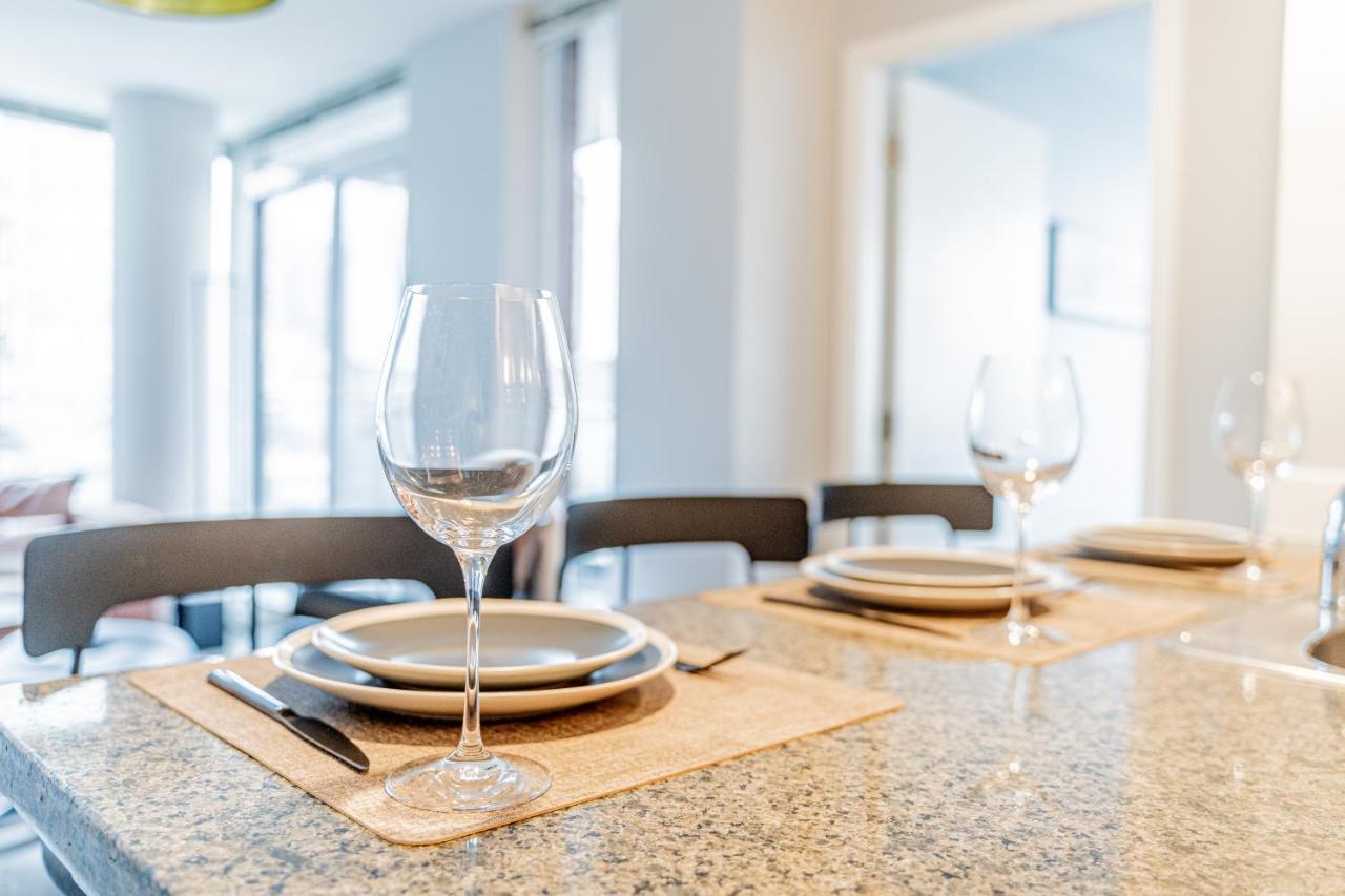 Apartment Amazing Views ! Leather Furniture ! Cozy Condo! *