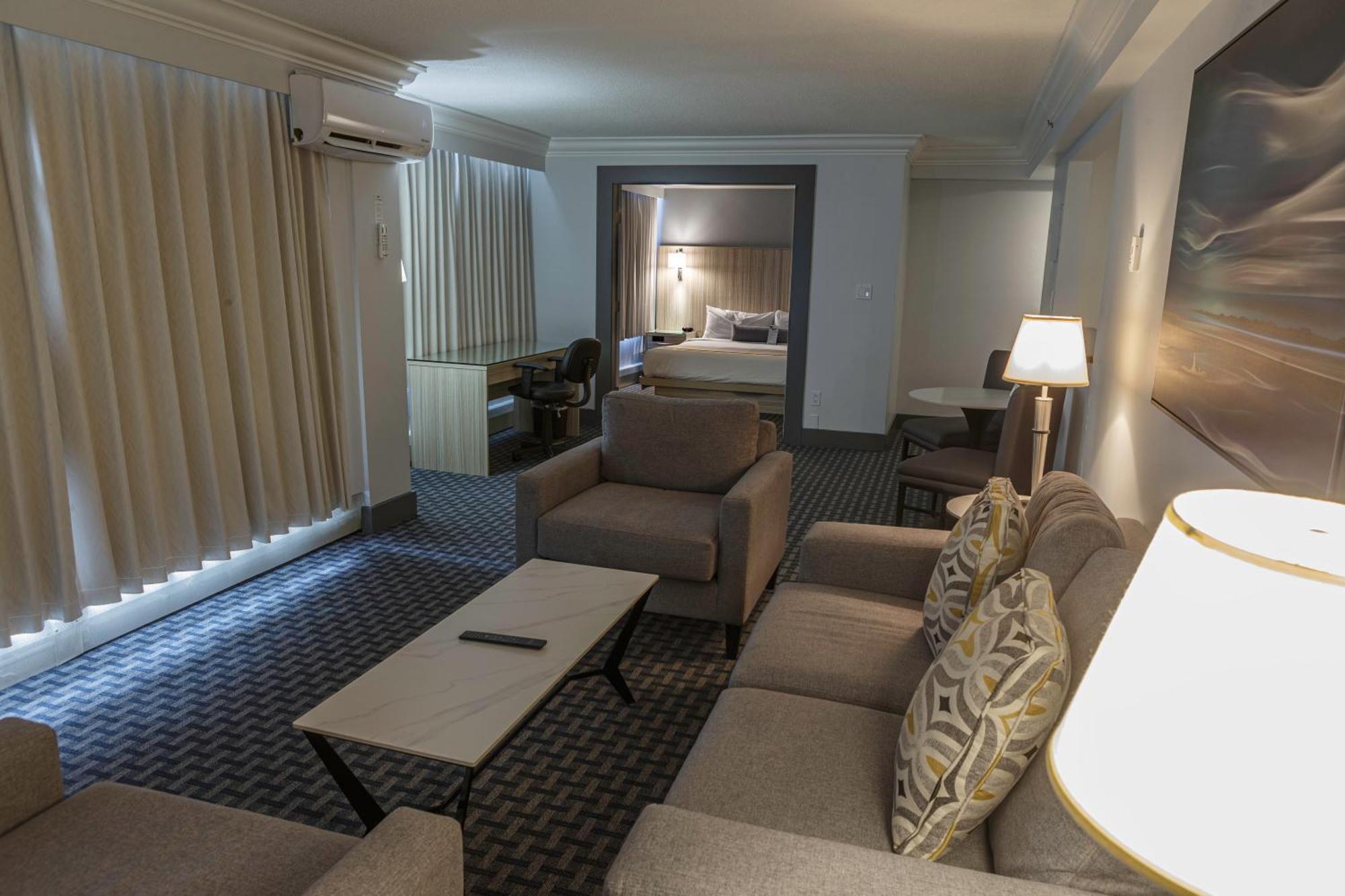 Century Plaza 3*