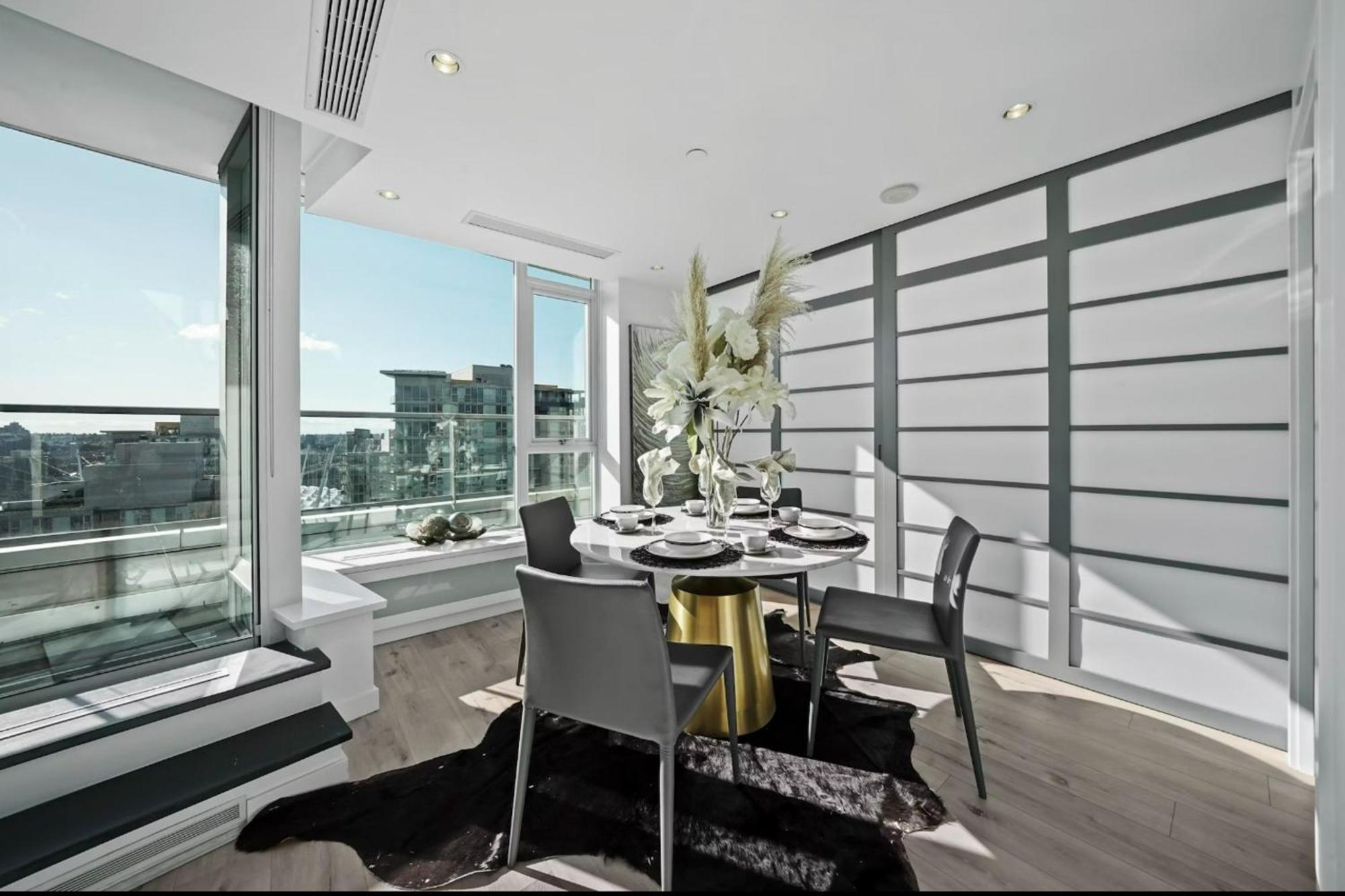 Skyline Hideaway * Vancouver