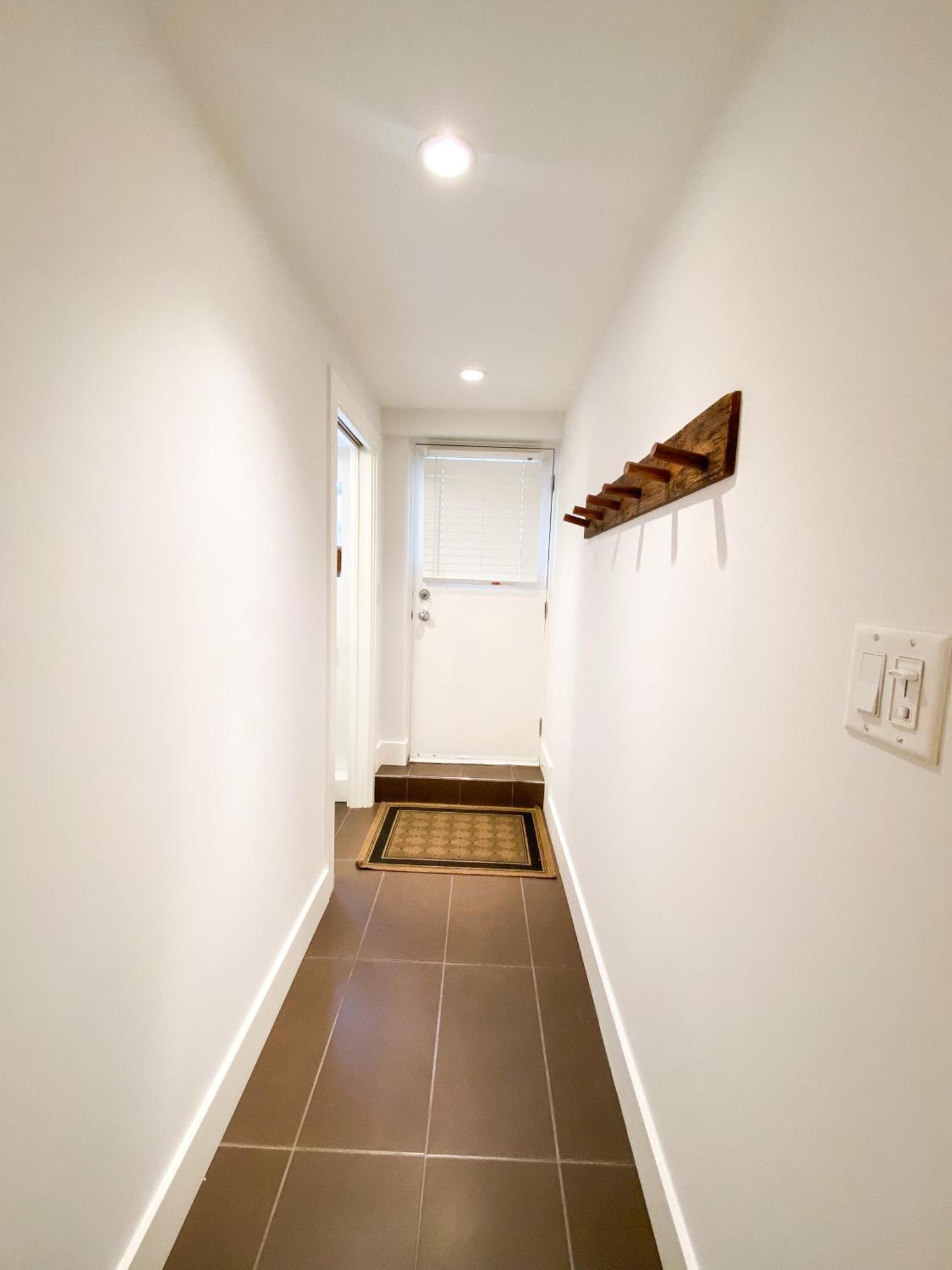 Small Private At Kitsilano Bed & Breakfast *