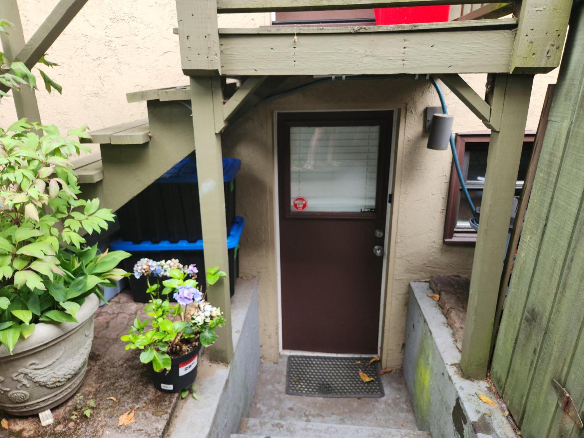 Small Private At Kitsilano * Vancouver