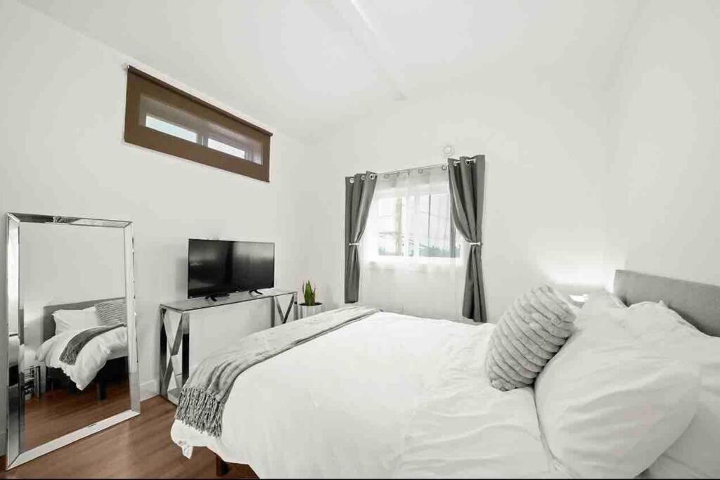 Guest house Entire New Cozy And Modern 2-storey House *