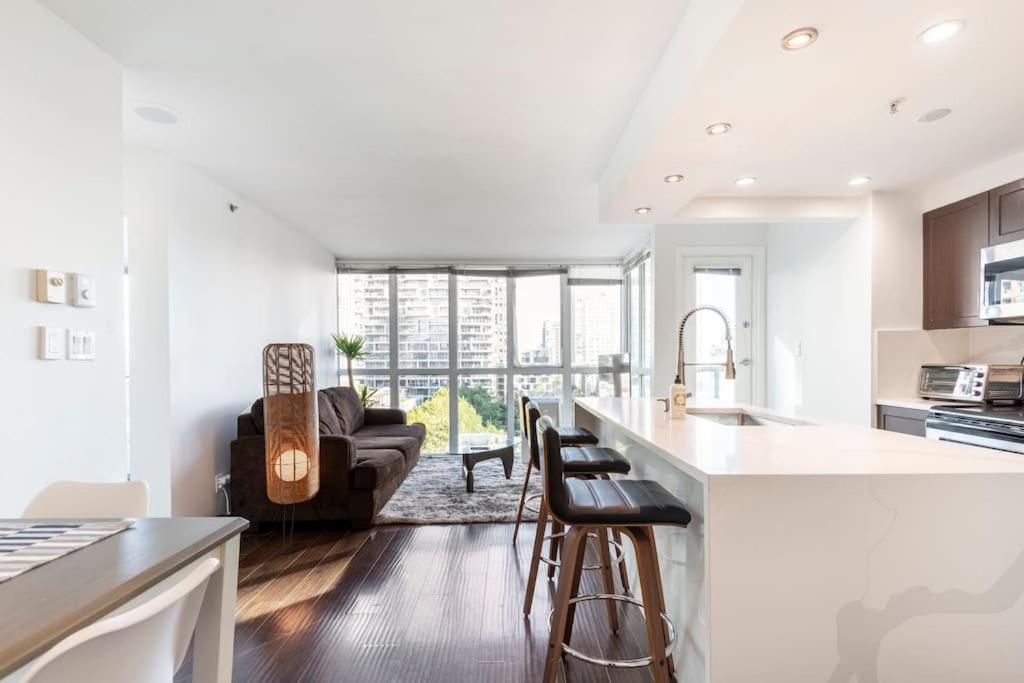 Luxury 2-bedroom Side Yaletown *