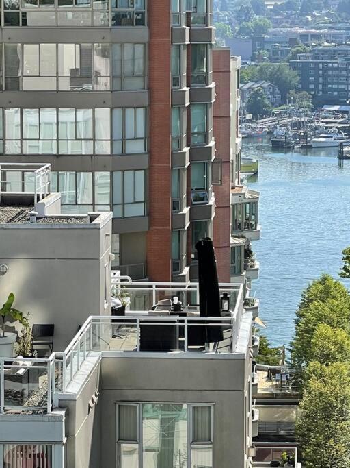Apartment Luxury 2-bedroom Side Yaletown *