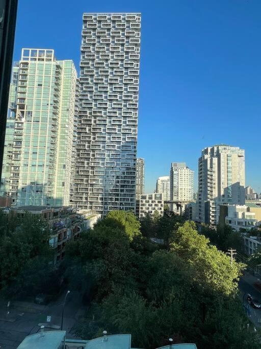 Luxury 2-bedroom Side Yaletown Vancouver