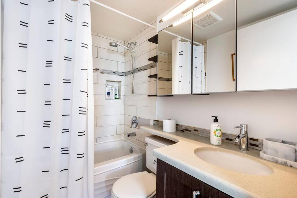 Luxury 2-bedroom Side Yaletown Apartment