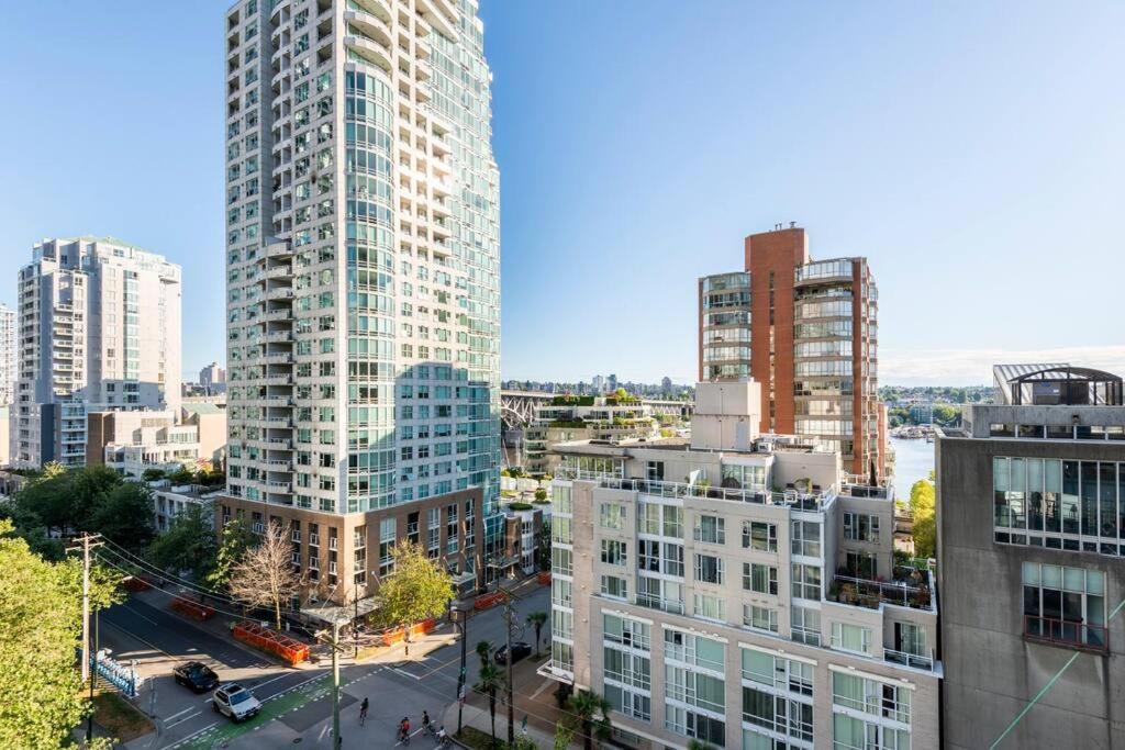 Luxury 2-bedroom Side Yaletown * Vancouver