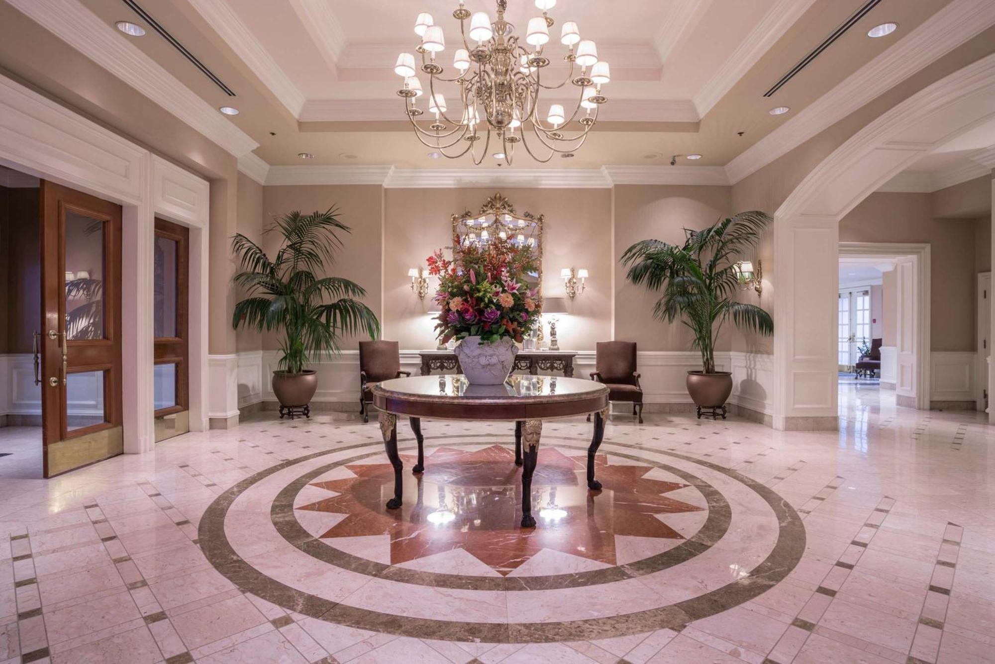 Hotel La Grande At The Sutton Place