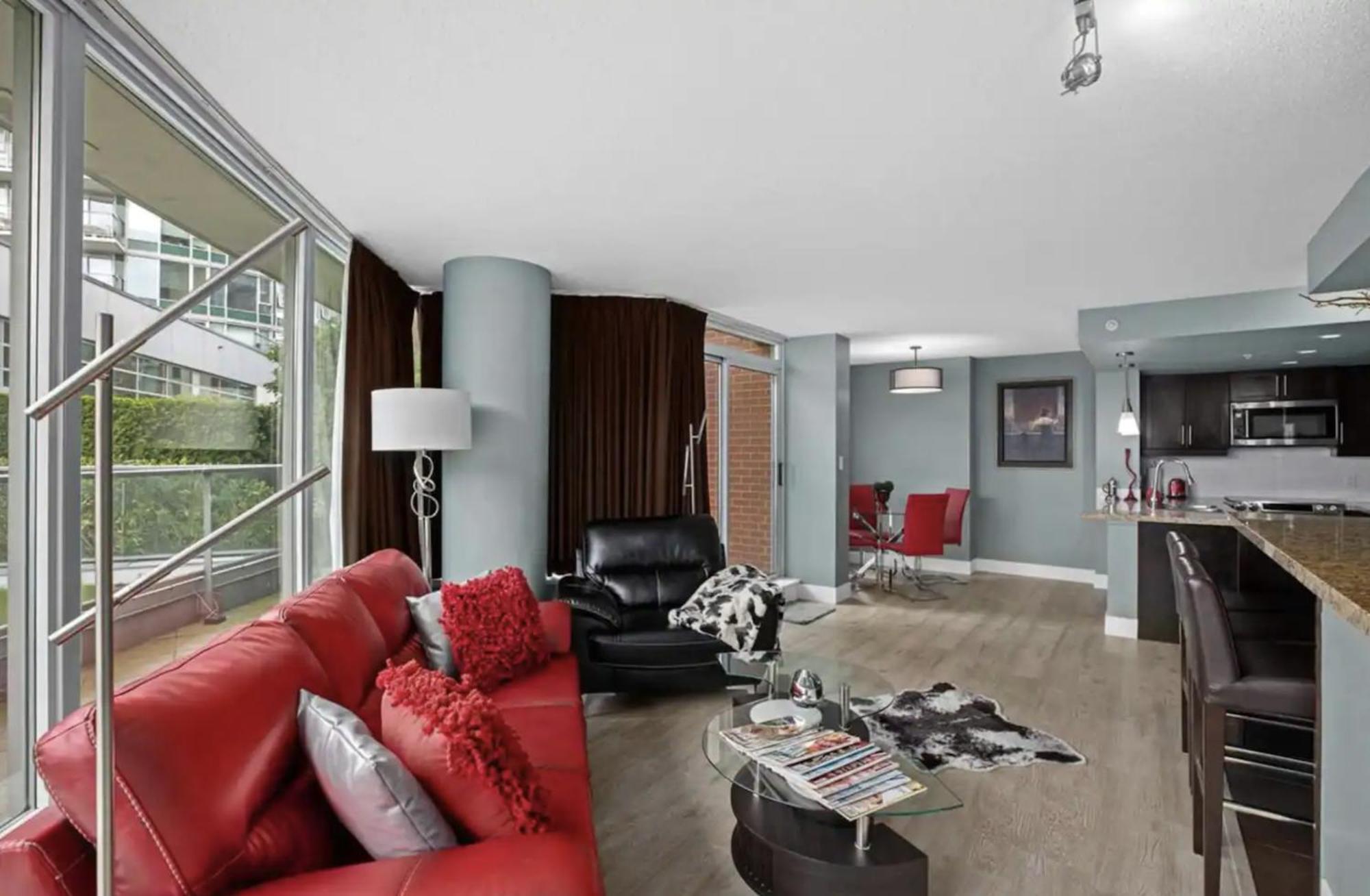 Luxury Designer In The Heart Of Downtown - Best Location! Vancouver
