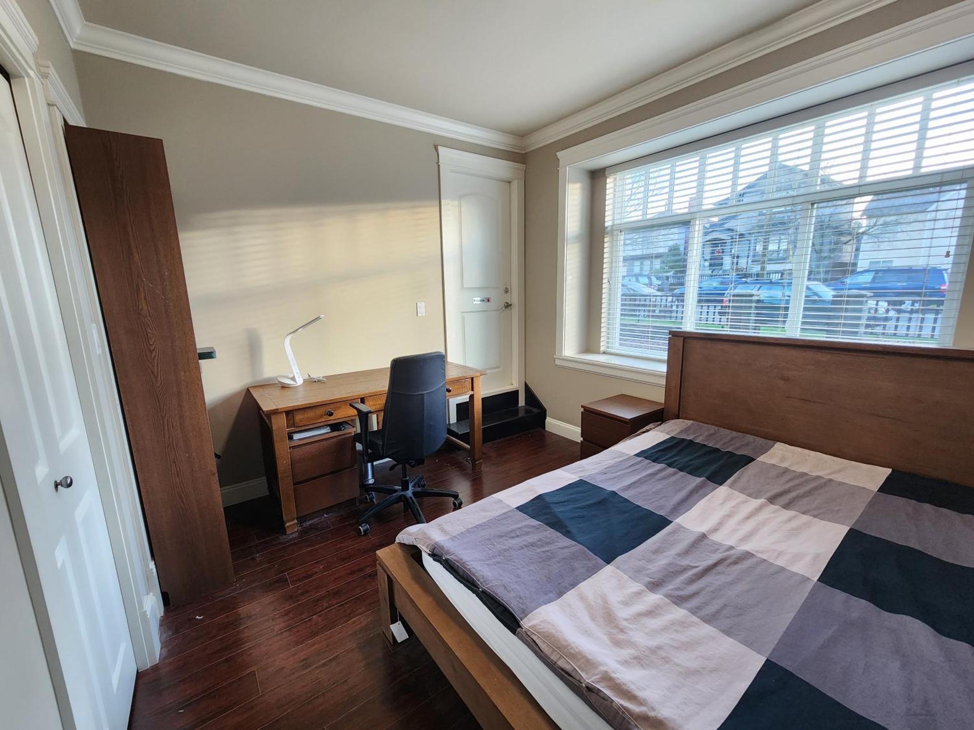 Rare Find Exquisitely New Quiet & Safe Skytrain Gasthof Vancouver