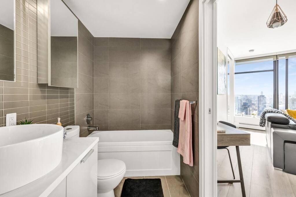 Luxury With Views! Vancouver
