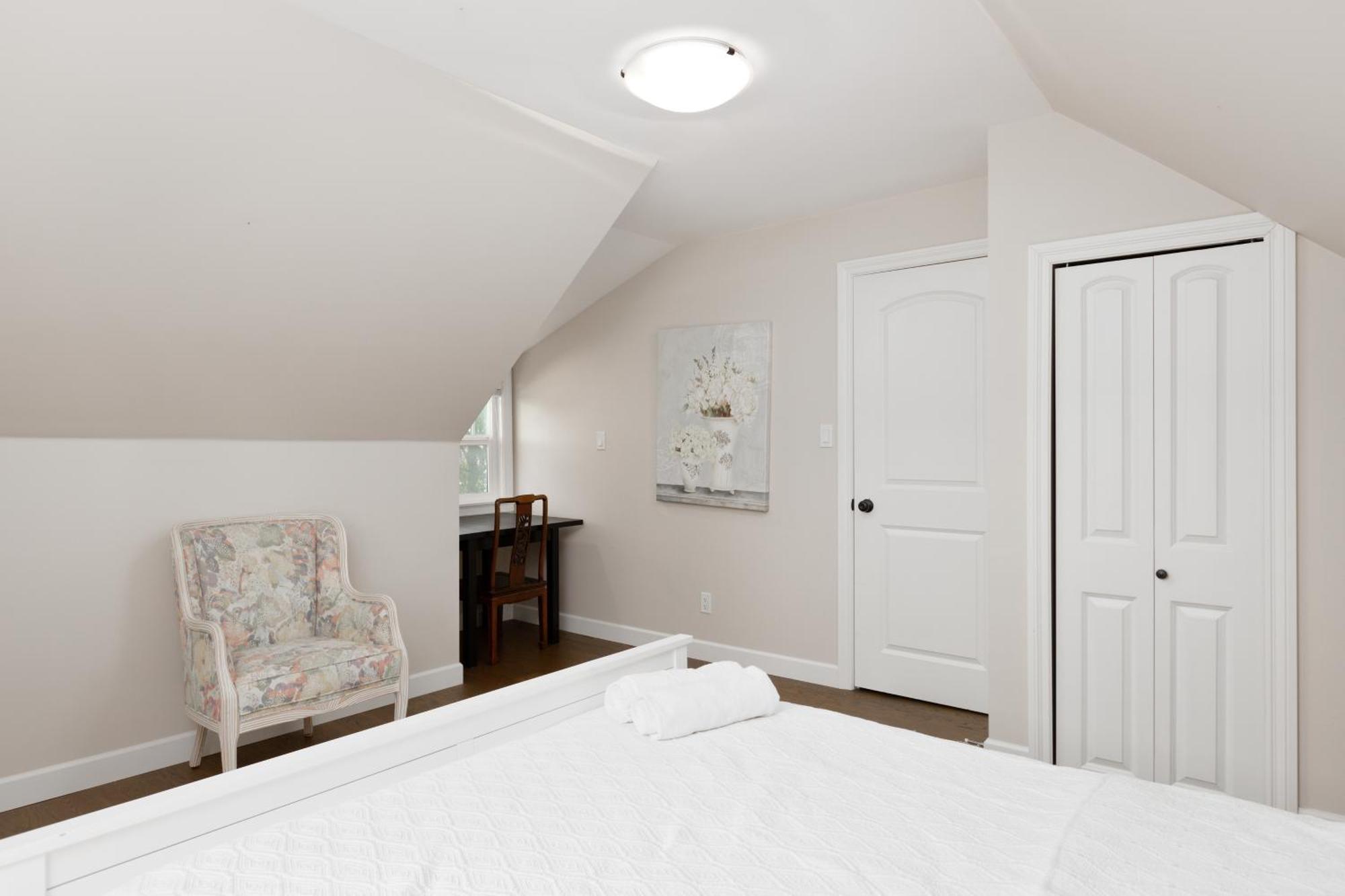 Charming 2-bd In Heart Of Homestay