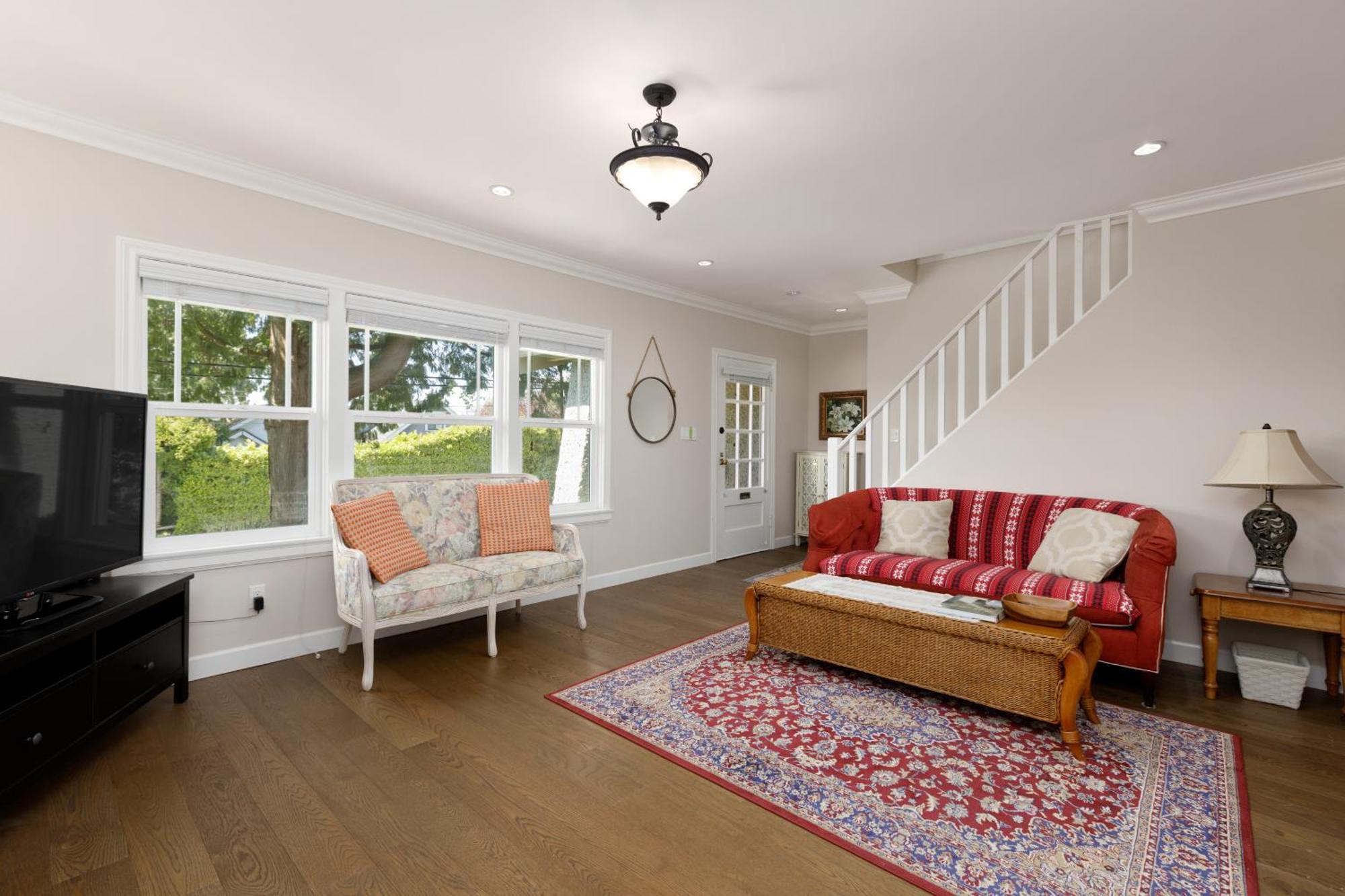 Charming 2-bd In Heart Of Homestay Vancouver