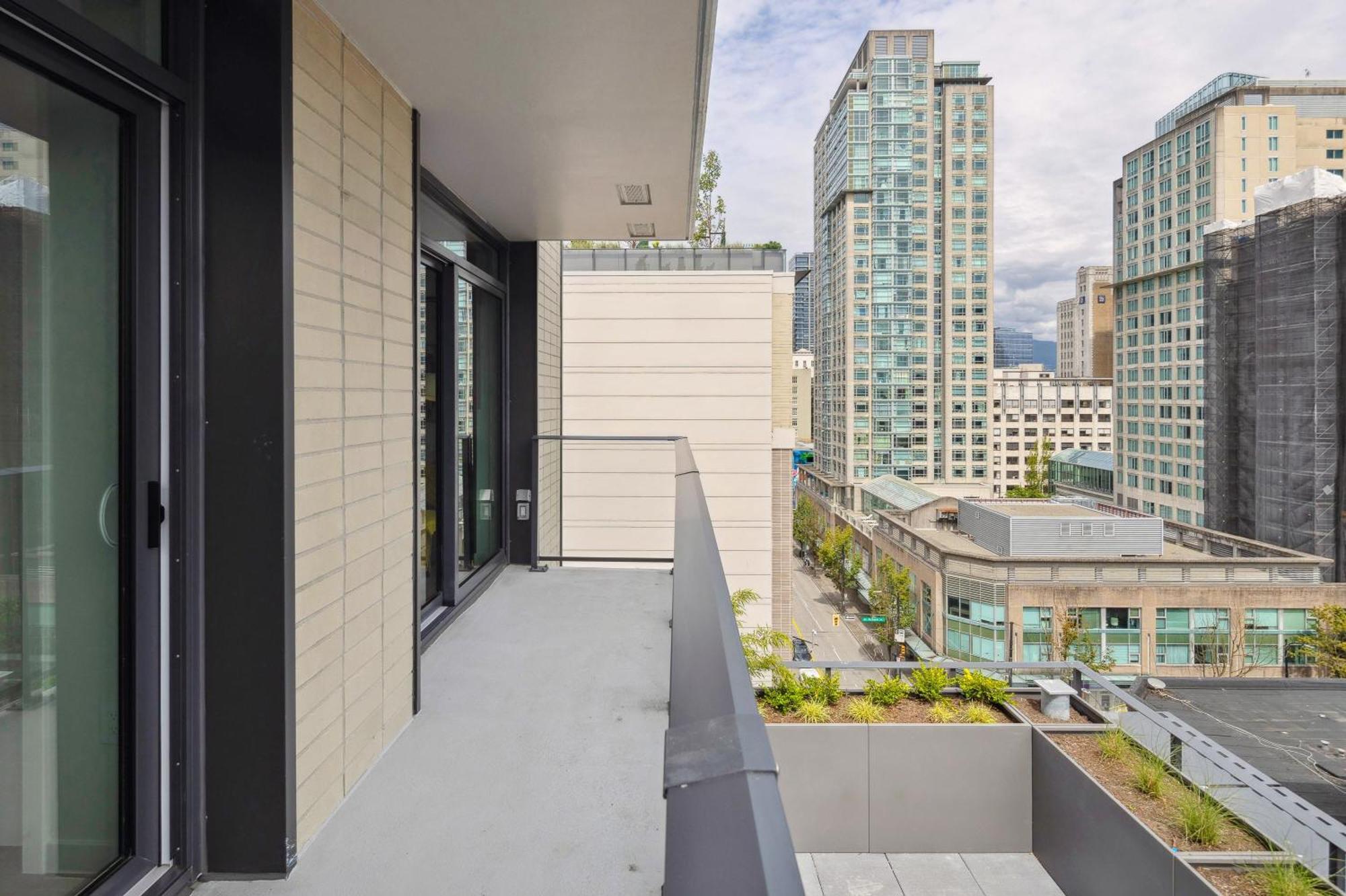 Brand New In Downtown * Vancouver