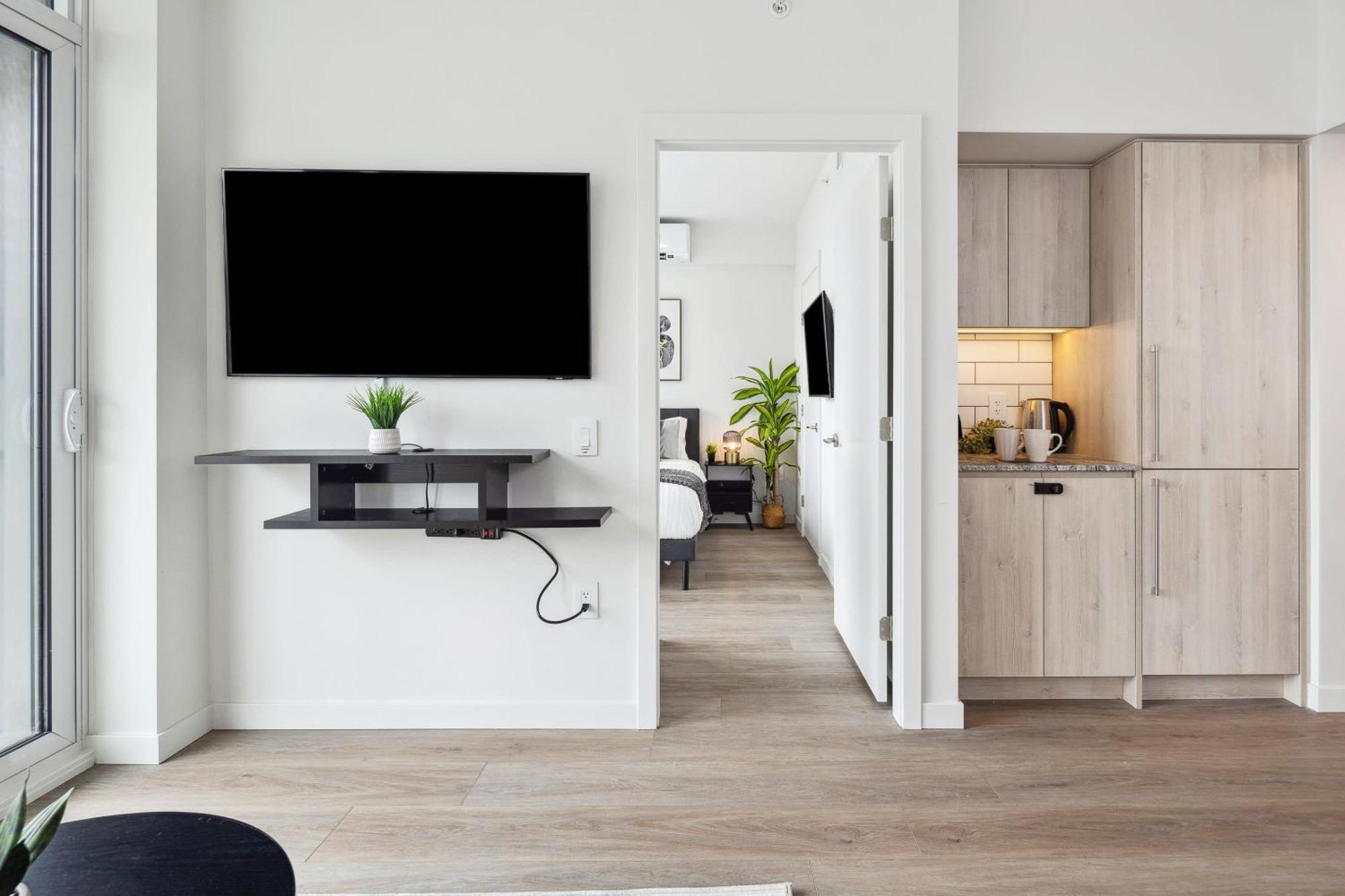 Brand New In Downtown Apartment Vancouver