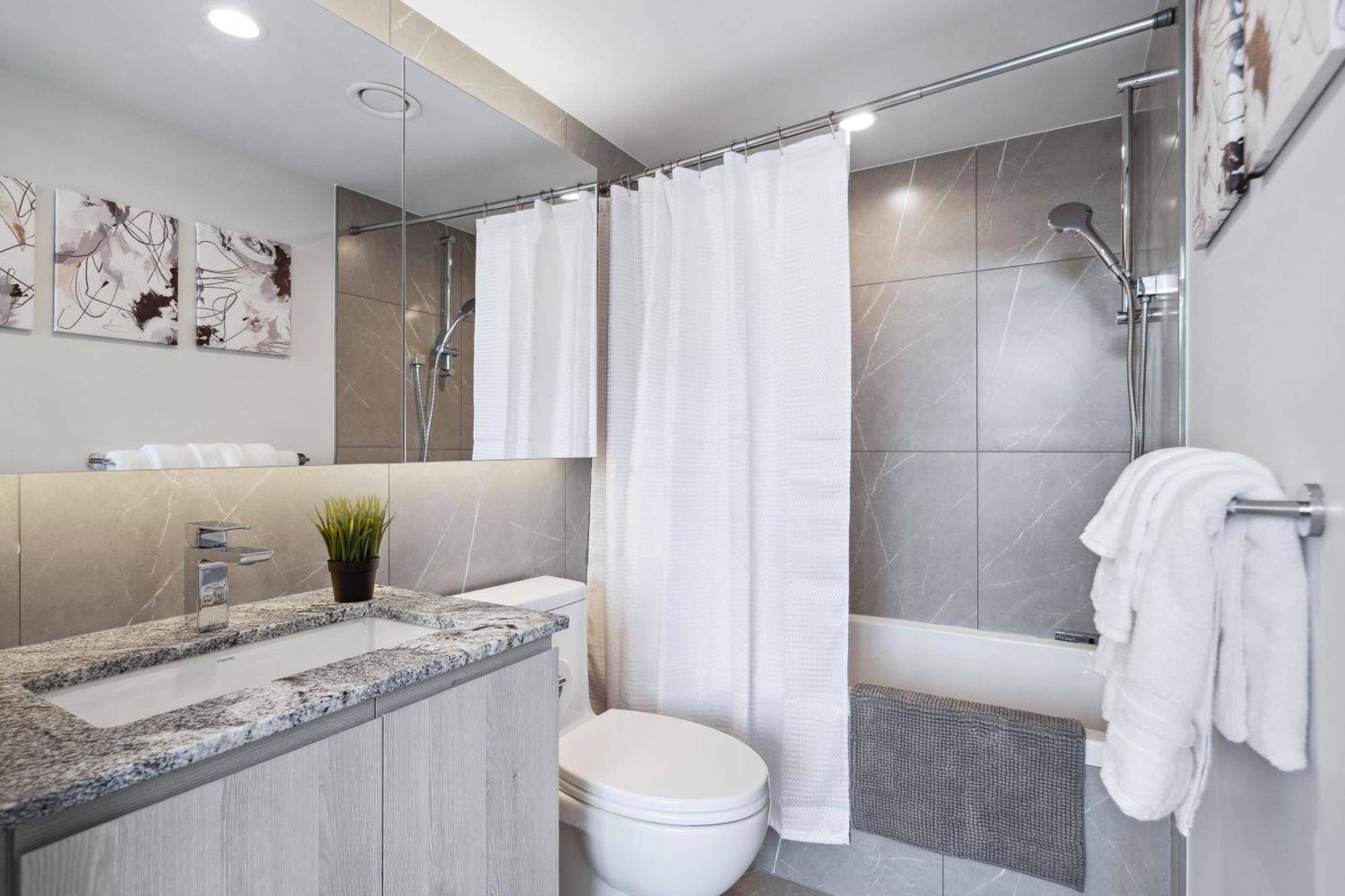 Apartment Brand New In Downtown Vancouver