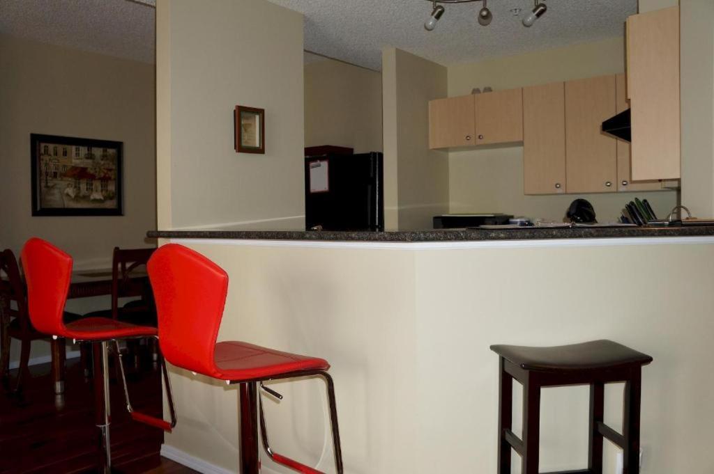 Signature Fairview Townhouse Apartment