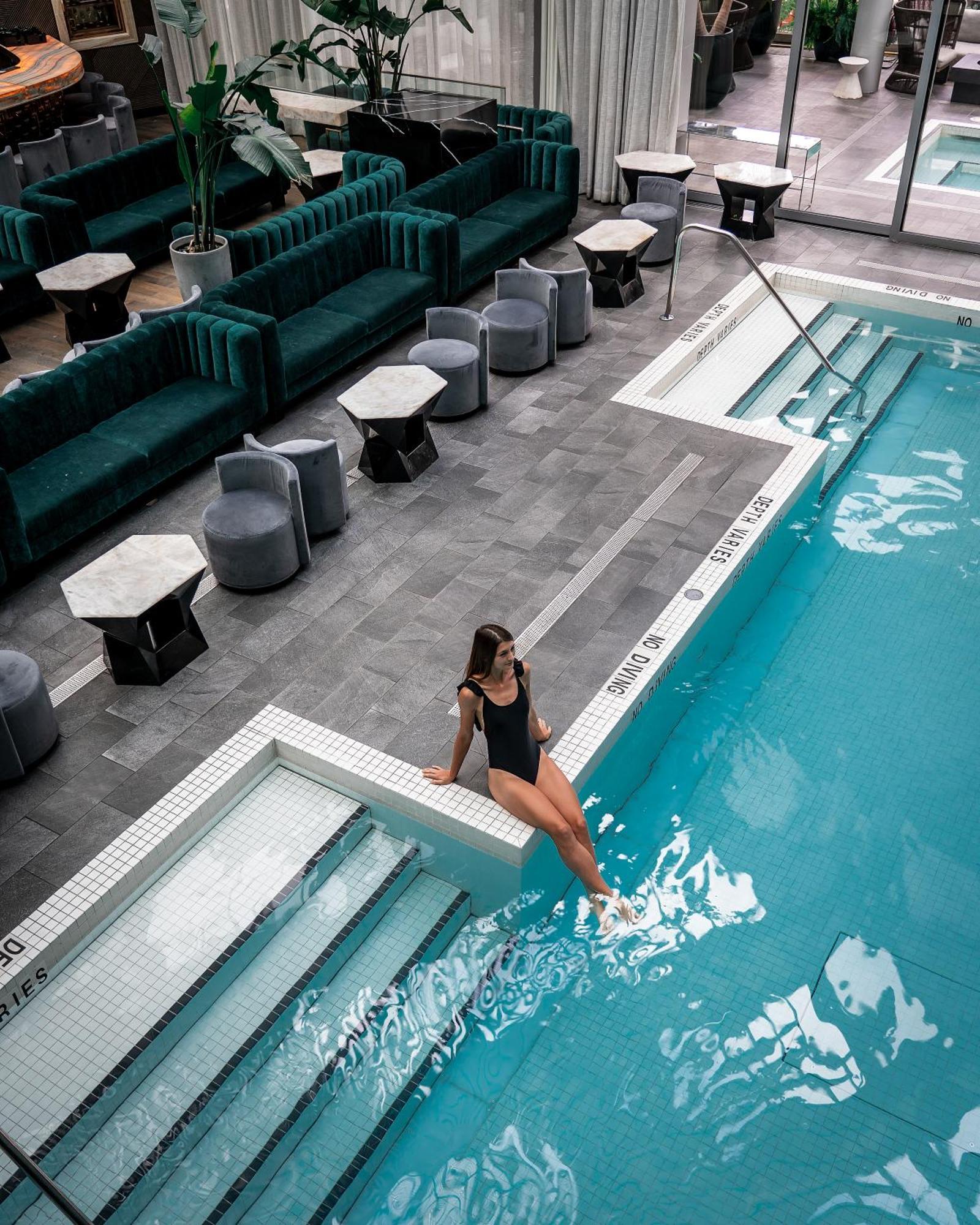 Hotel Paradox 4*