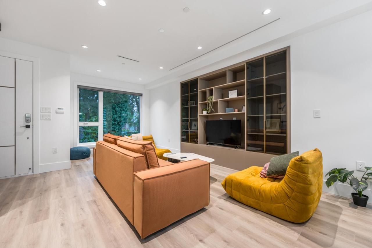 Stylish Retreat In Van's Prime Location Vancouver