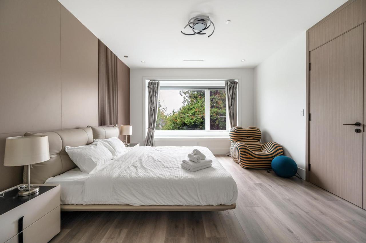 Stylish Retreat In Van's Prime Location Holiday home Vancouver