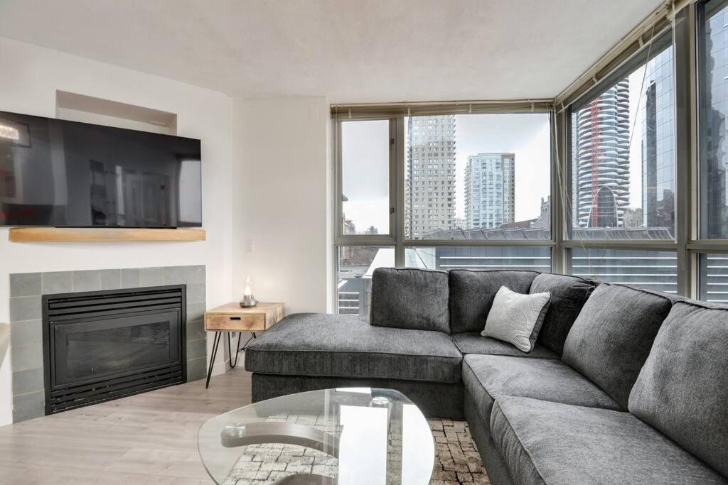 Luxury In Downtown With View Apartment *
