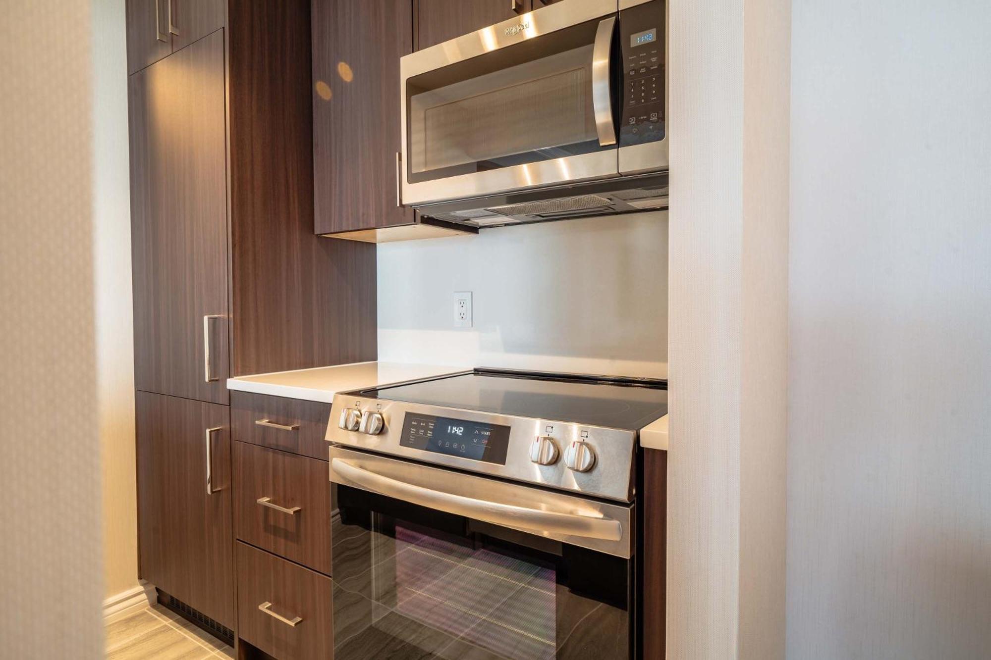 Hotel La Grande At The Sutton Place 5*