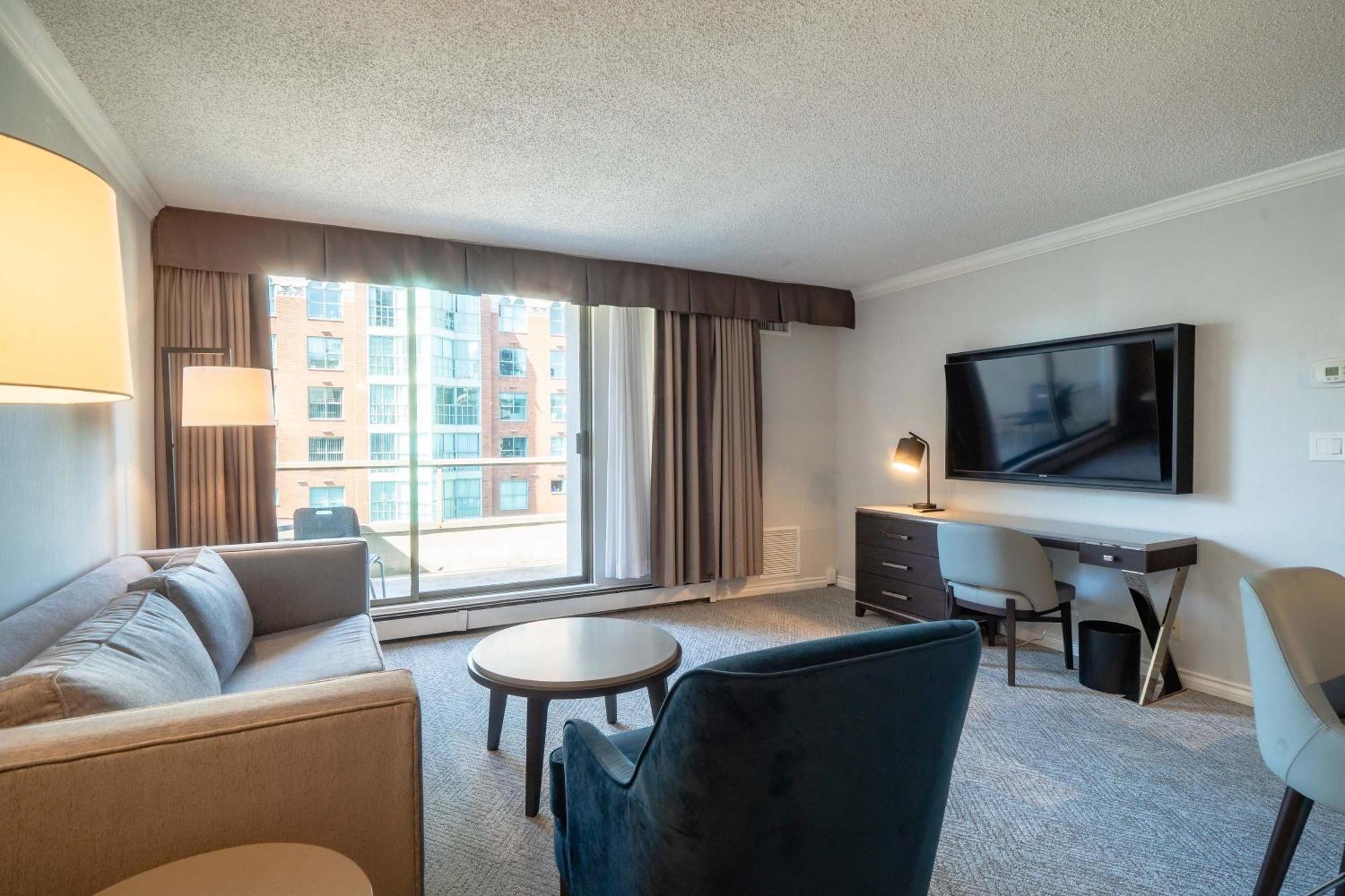 La Grande At The Sutton Place Hotel