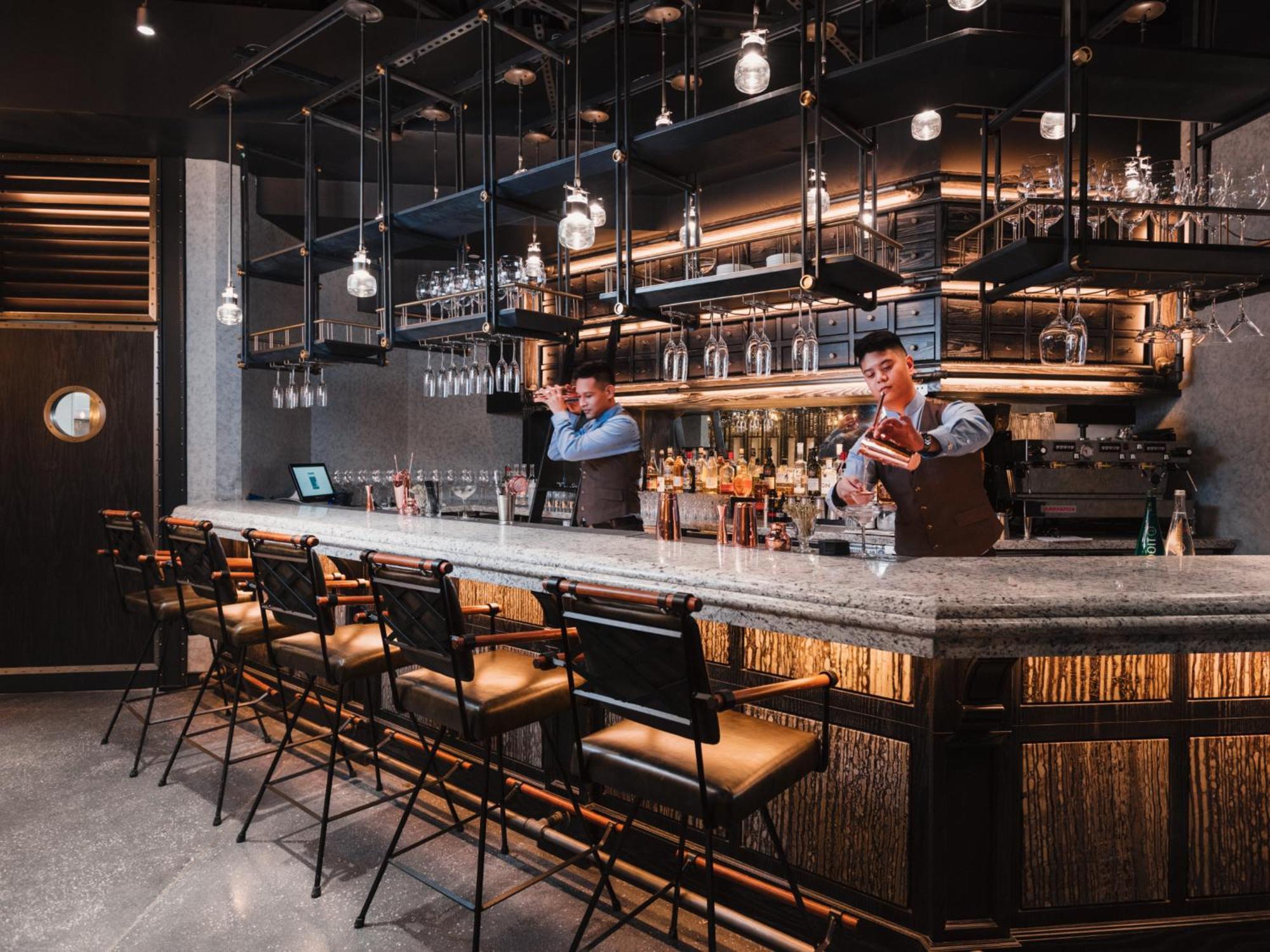 Paradox 4* Vancouver