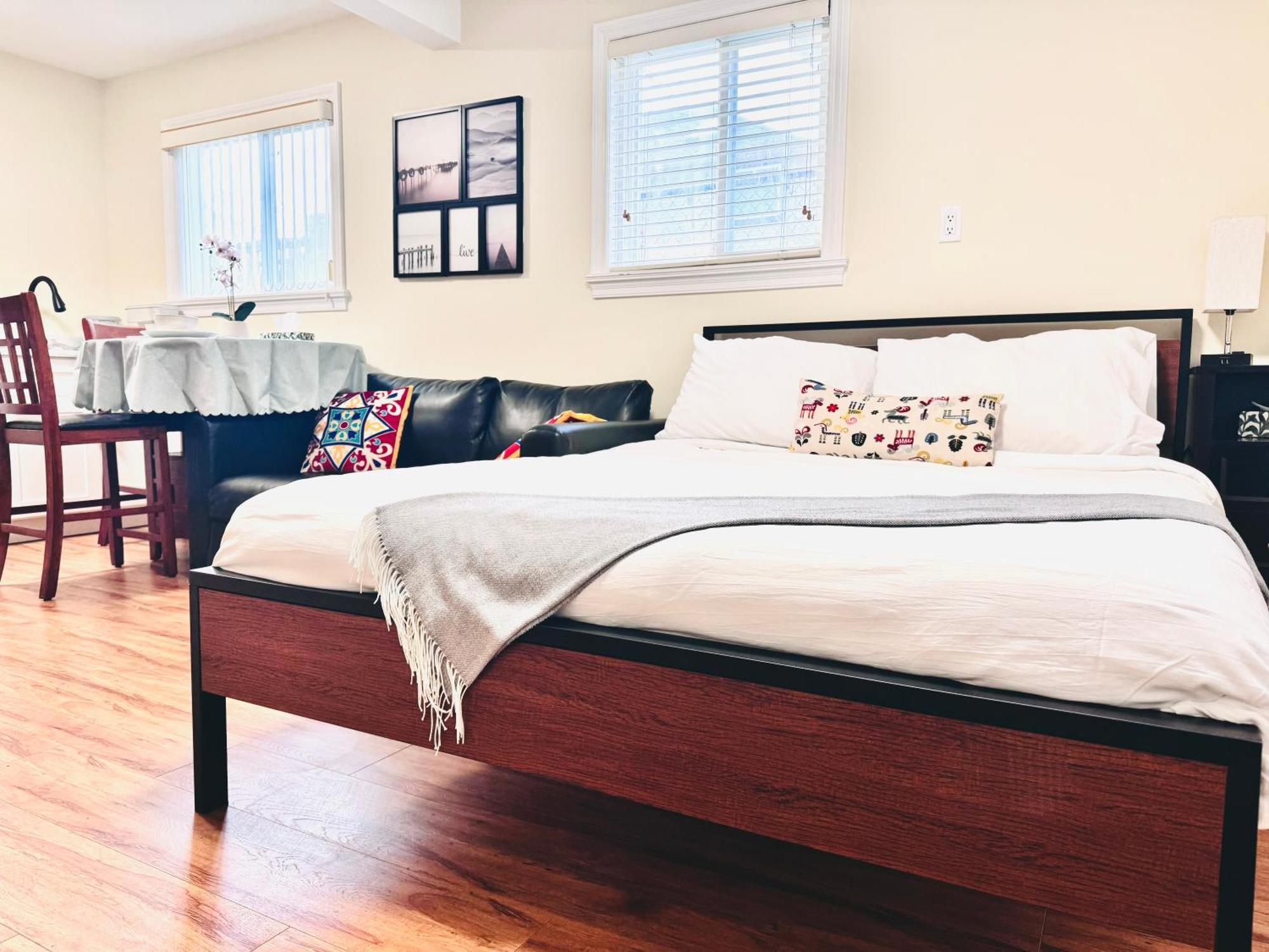 Cozy 2 Beds Spacious Rooms,close To Transit *