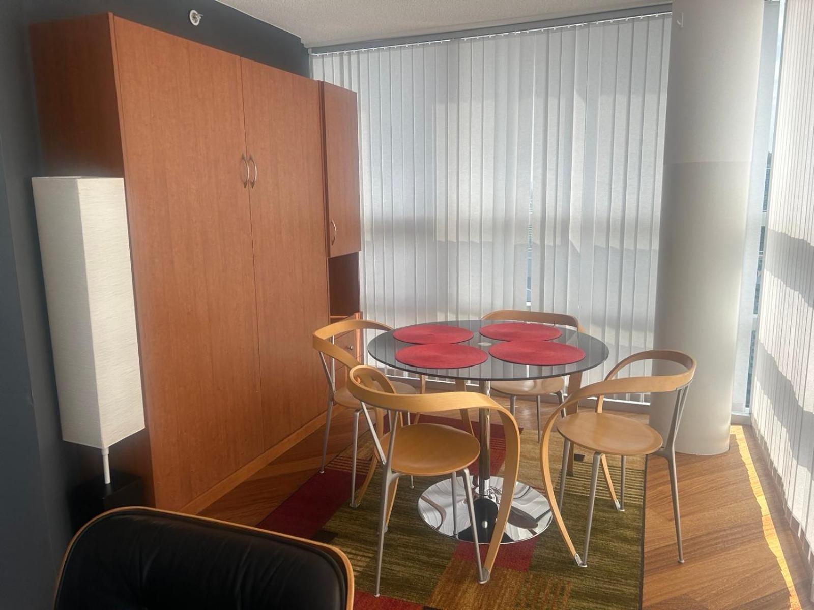 Your Alternative To A Five Star Hotel - Premium Location *