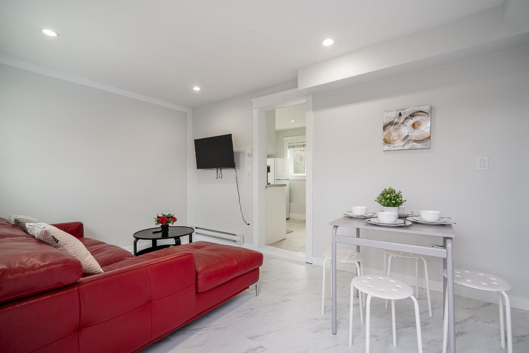 Ferienhaus Cozy And Modern 2br Vancouver