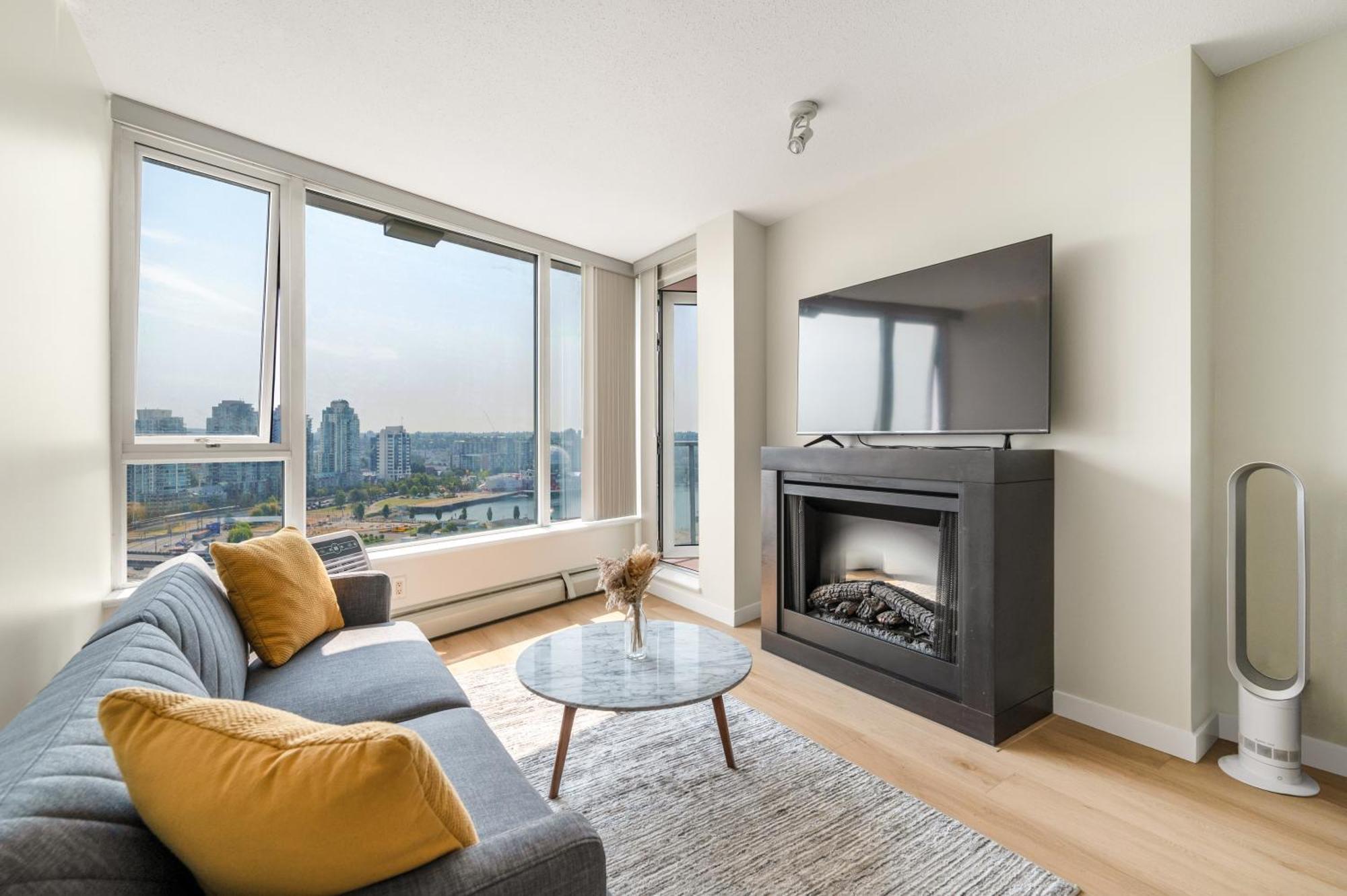 Lovely With Amzaing View Apartment *