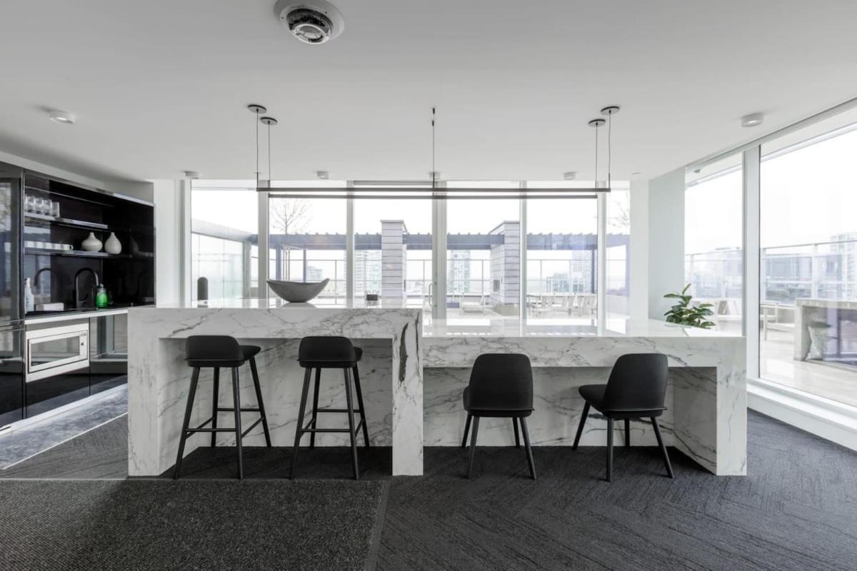 Amazing 3br Right In The Heart Of Yaletown Holiday home *